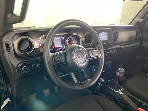 Used 2019 Jeep Wrangler Sport image 4