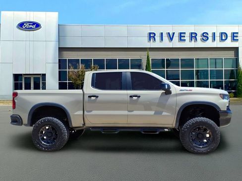 Used 2022 Chevrolet Silverado 1500 ZR2 w/ Technology Package AWD/4WD image 8