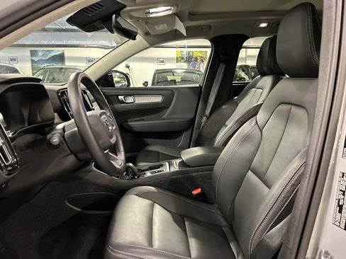 Used 2026 Volvo XC40 B5 Core w/ Climate Package AWD/4WD image 10