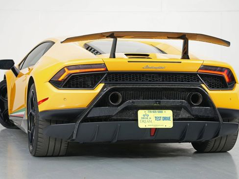 Used 2018 Lamborghini Huracan Performante image 6