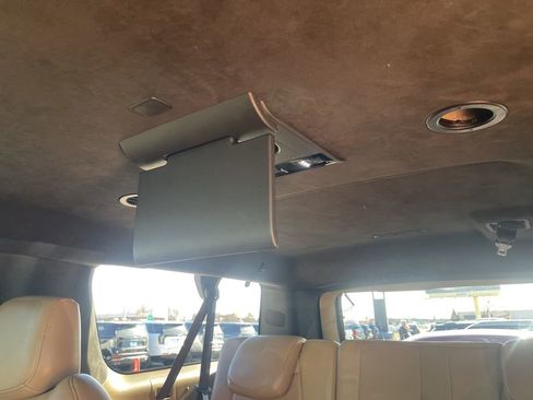 Used 2019 Cadillac Escalade ESV Platinum image 18