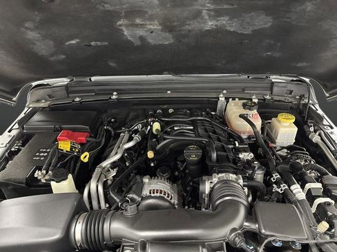 Used 2022 Jeep Gladiator Sport image 38