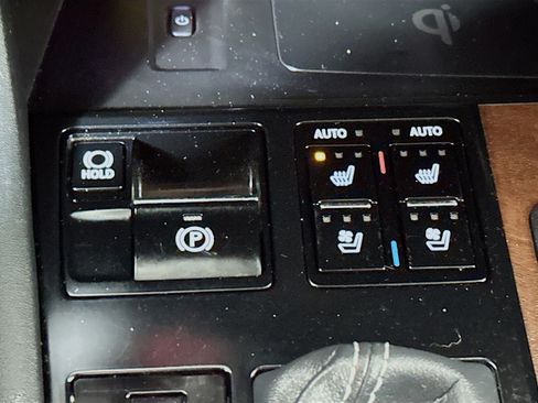 Used 2021 Lexus RX 350L Premium w/ Premium Package image 19