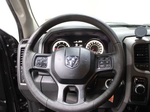 Used 2018 RAM 1500 Express image 32