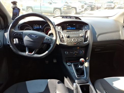 Used 2017 Ford Focus ST image 11