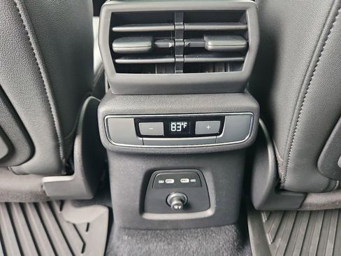 Used 2024 Audi Q4 e-tron Premium Plus image 11