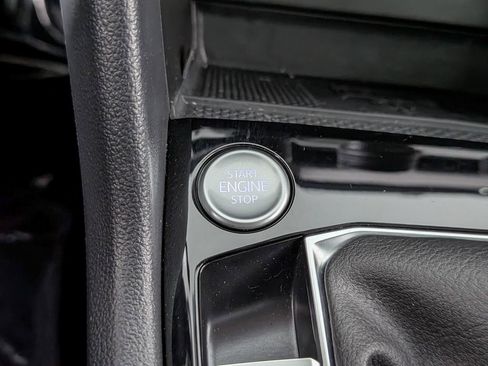 Used 2024 Volkswagen Taos SEL image 30