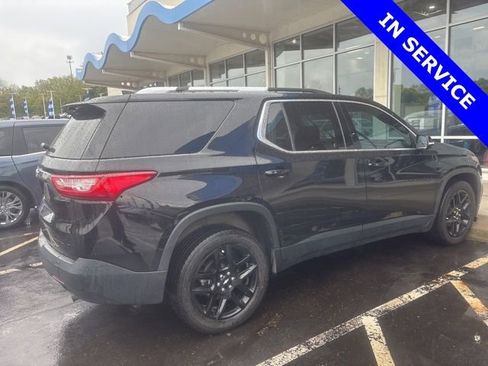 Used 2018 Chevrolet Traverse LT w/ LPO, Blackout Package AWD/4WD image 10