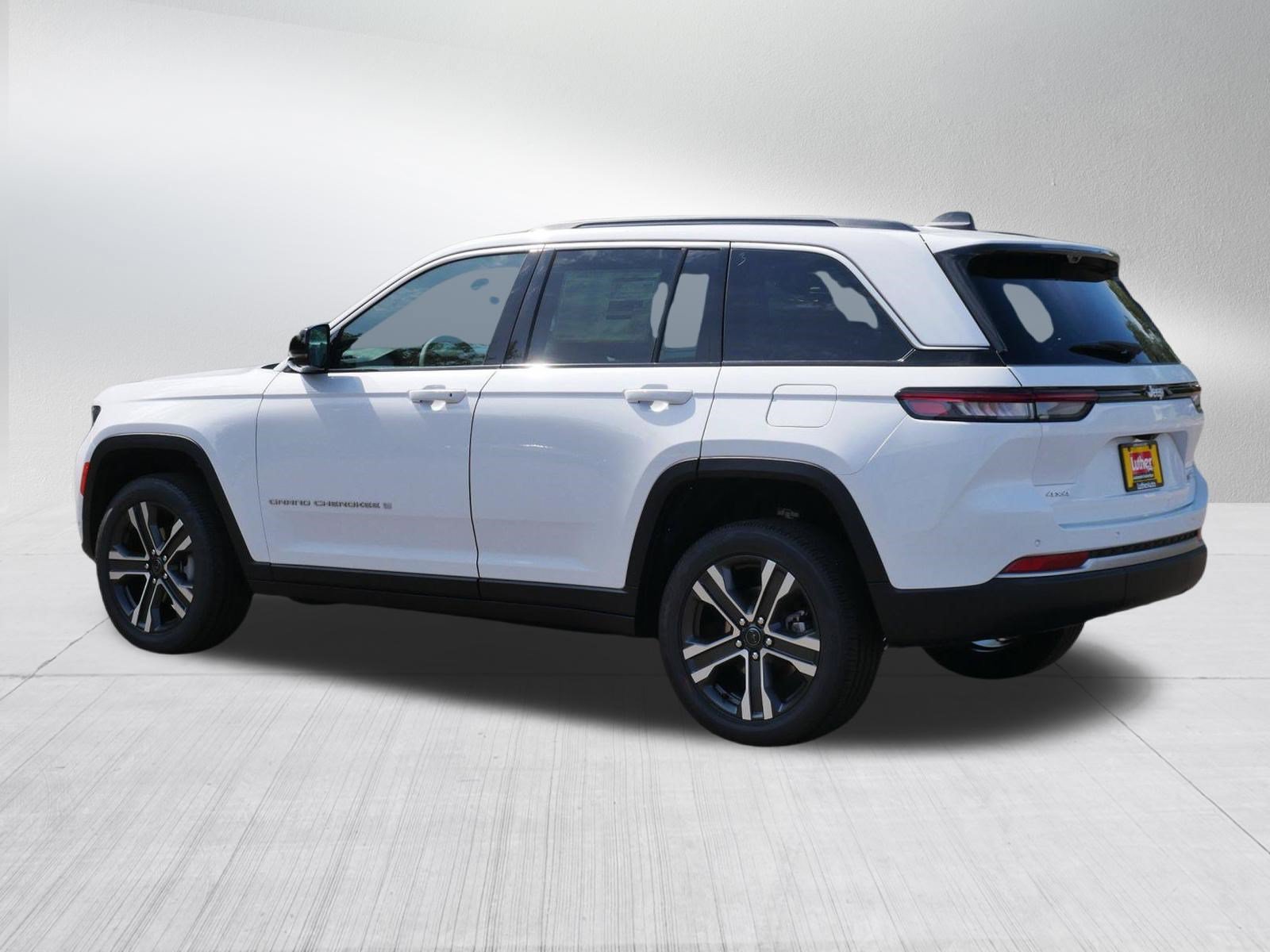 New 2027 Jeep Grand Cherokee Limited w/ Technology Group II AWD/4WD image 5