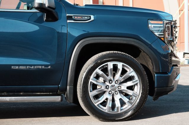 Used 2023 GMC Sierra 1500 Denali w/ Denali Reserve Package AWD/4WD image 17