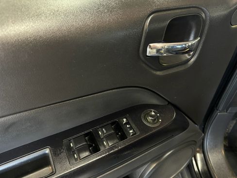 Used 2014 Jeep Patriot Sport w/ Power Value Group image 9