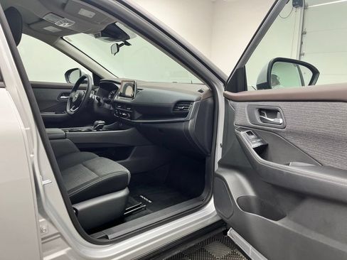 Used 2023 Nissan Rogue SV AWD/4WD image 31