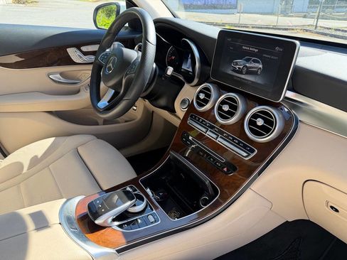 Used 2018 Mercedes-Benz GLC 300 4MATIC image 21