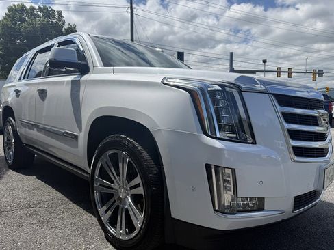 Used 2019 Cadillac Escalade Premium Luxury AWD/4WD image 5