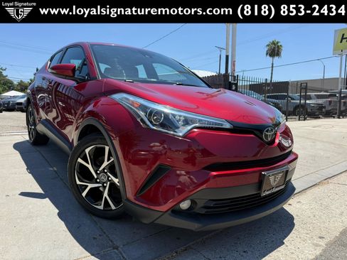 Used 2018 Toyota C-HR XLE FWD image 1