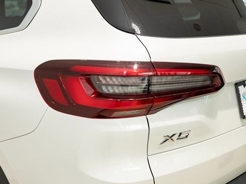 Used 2022 BMW X5 xDrive40i w/ Premium Package image 9