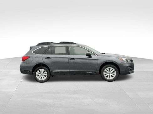 Used 2019 Subaru Outback 2.5i Premium image 2