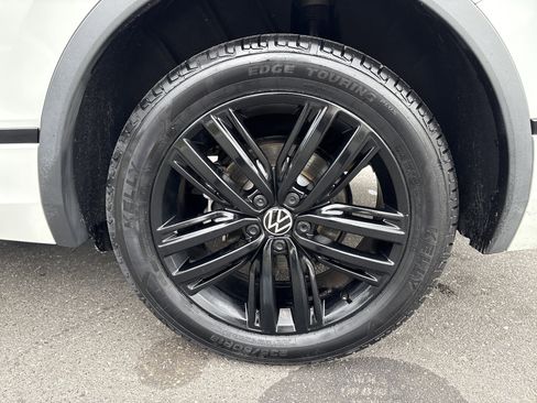 Used 2022 Volkswagen Tiguan SE R-Line AWD/4WD image 14