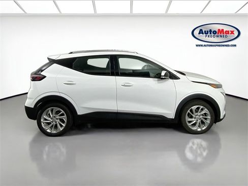 Used 2023 Chevrolet Bolt EUV LT w/ Driver Confidence Package image 9