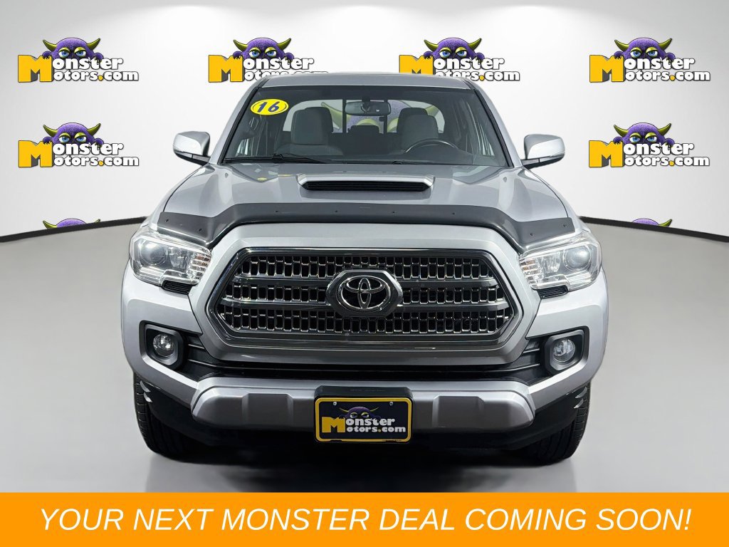 Used 2016 Toyota Tacoma TRD Sport AWD/4WD image 2
