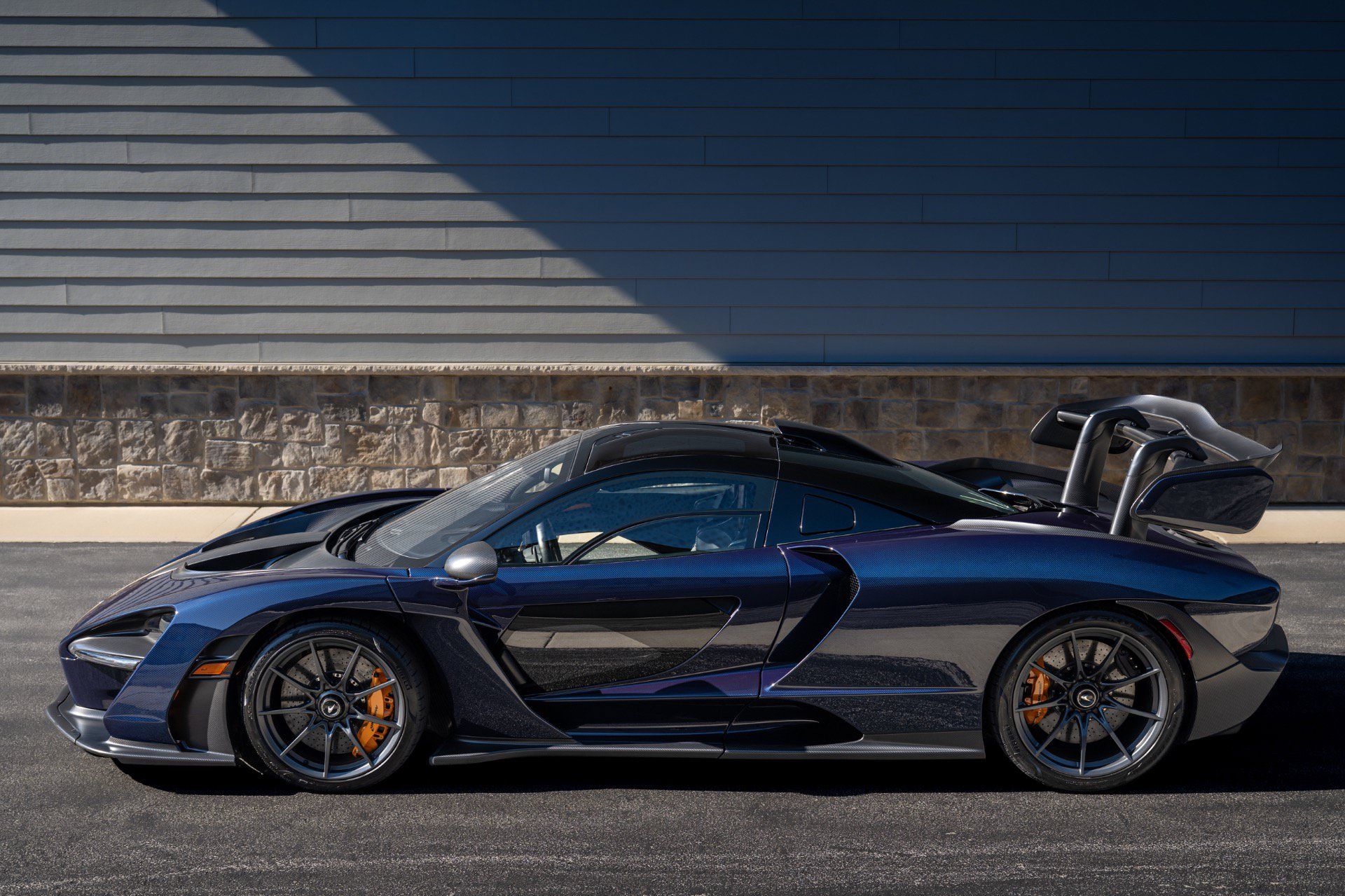 Used 2019 McLaren Senna RWD image 76