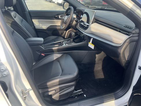 New 2026 Jeep Compass Limited image 12