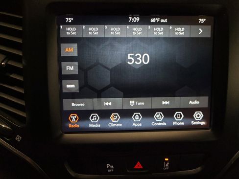 Used 2021 Jeep Cherokee Latitude Lux w/ Comfort/Convenience Group image 25