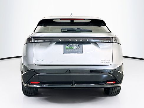 Used 2023 Nissan Ariya AWD image 7