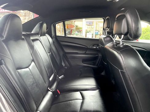 Used 2011 Chrysler 200 Limited FWD image 11