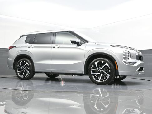 Used 2022 Mitsubishi Outlander SEL image 46