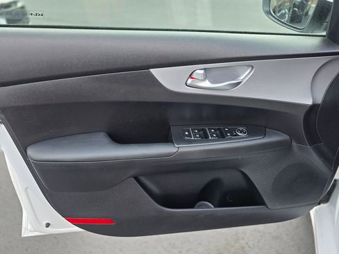 Used 2023 Kia Forte LXS FWD image 18