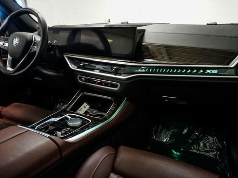 Used 2025 BMW X5 xDrive50e image 11