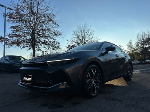 Used 2023 Toyota Crown XLE image 32