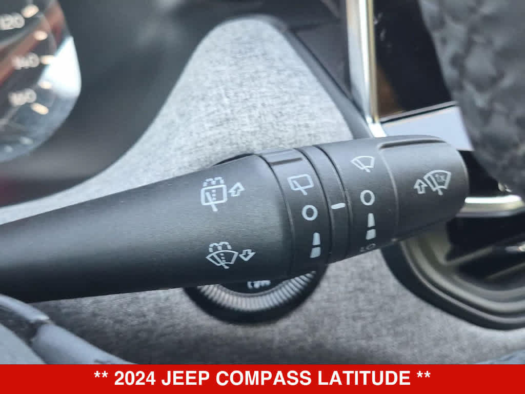 Used 2024 Jeep Compass Latitude AWD/4WD image 24