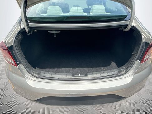 Used 2020 Hyundai Elantra SE w/ Convenience Package (C2) FWD image 25