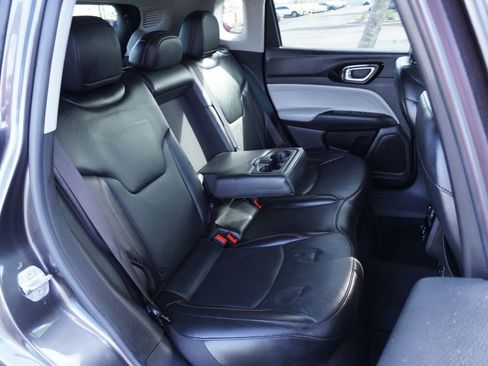 Used 2022 Jeep Compass Limited w/ Elite Group image 9