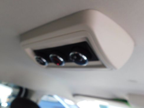 Used 2019 Dodge Grand Caravan SE w/ UConnect Hands-Free Group image 23