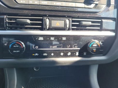 Used 2024 Nissan Pathfinder SV w/ Black Appearance Package FWD image 20