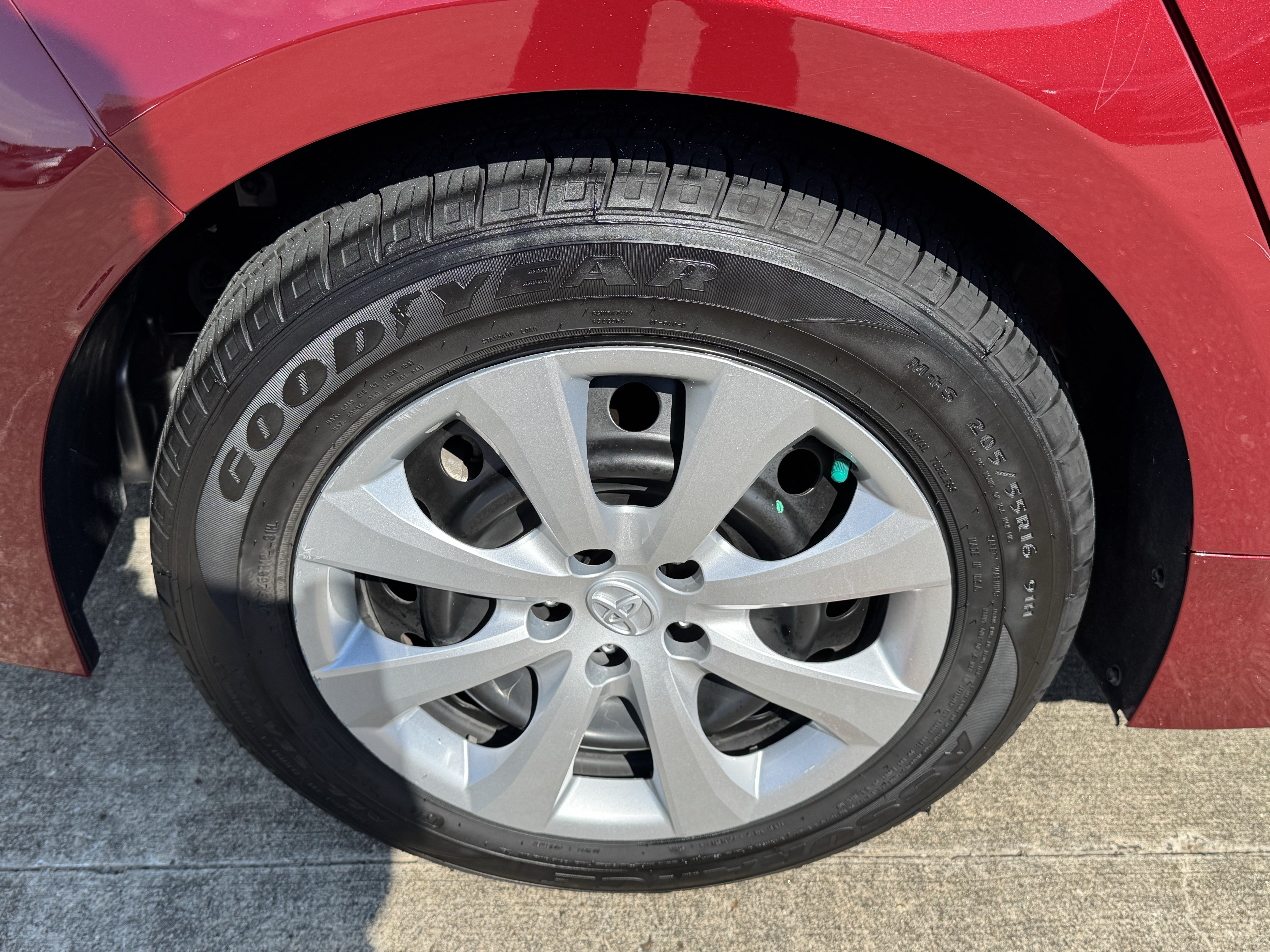 Used 2022 Toyota Corolla LE FWD image 31