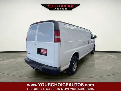 Used 2017 Chevrolet Express 2500 Extended RWD image 8