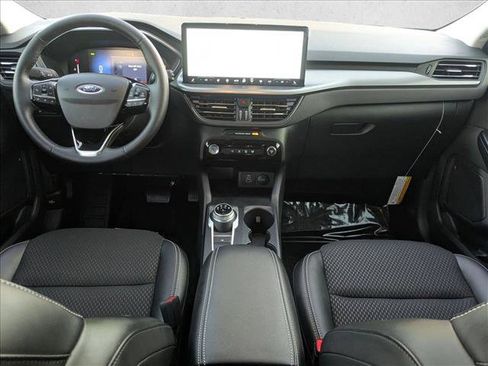 New 2025 Ford Escape SE image 13