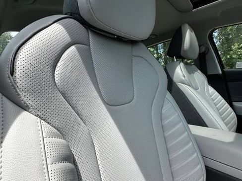 Certified 2025 Hyundai Elantra Limited FWD image 24