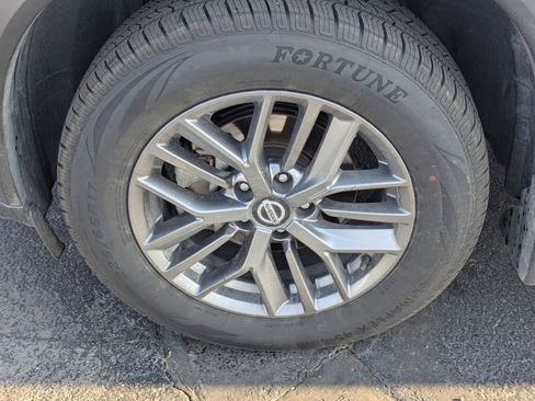 Used 2021 Nissan Rogue S image 13