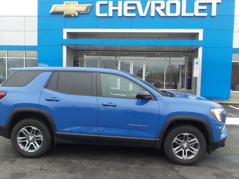 Used 2025 GMC Terrain Elevation image 1