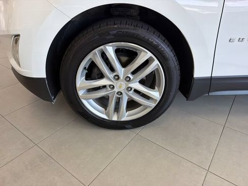 Used 2018 Chevrolet Equinox Premier FWD image 30