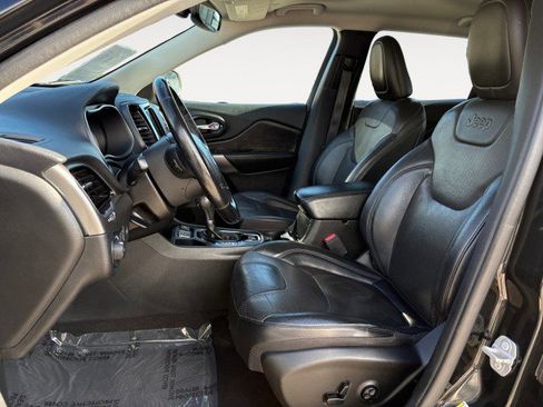 Used 2020 Jeep Cherokee Limited image 2