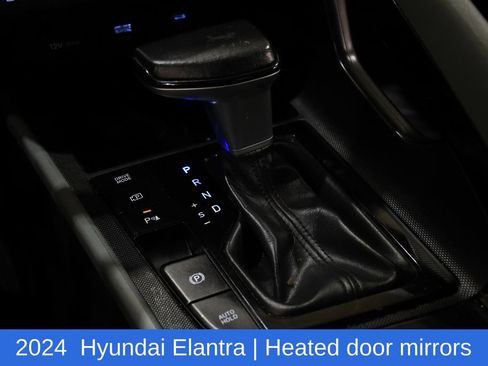 Used 2024 Hyundai Elantra Limited image 23