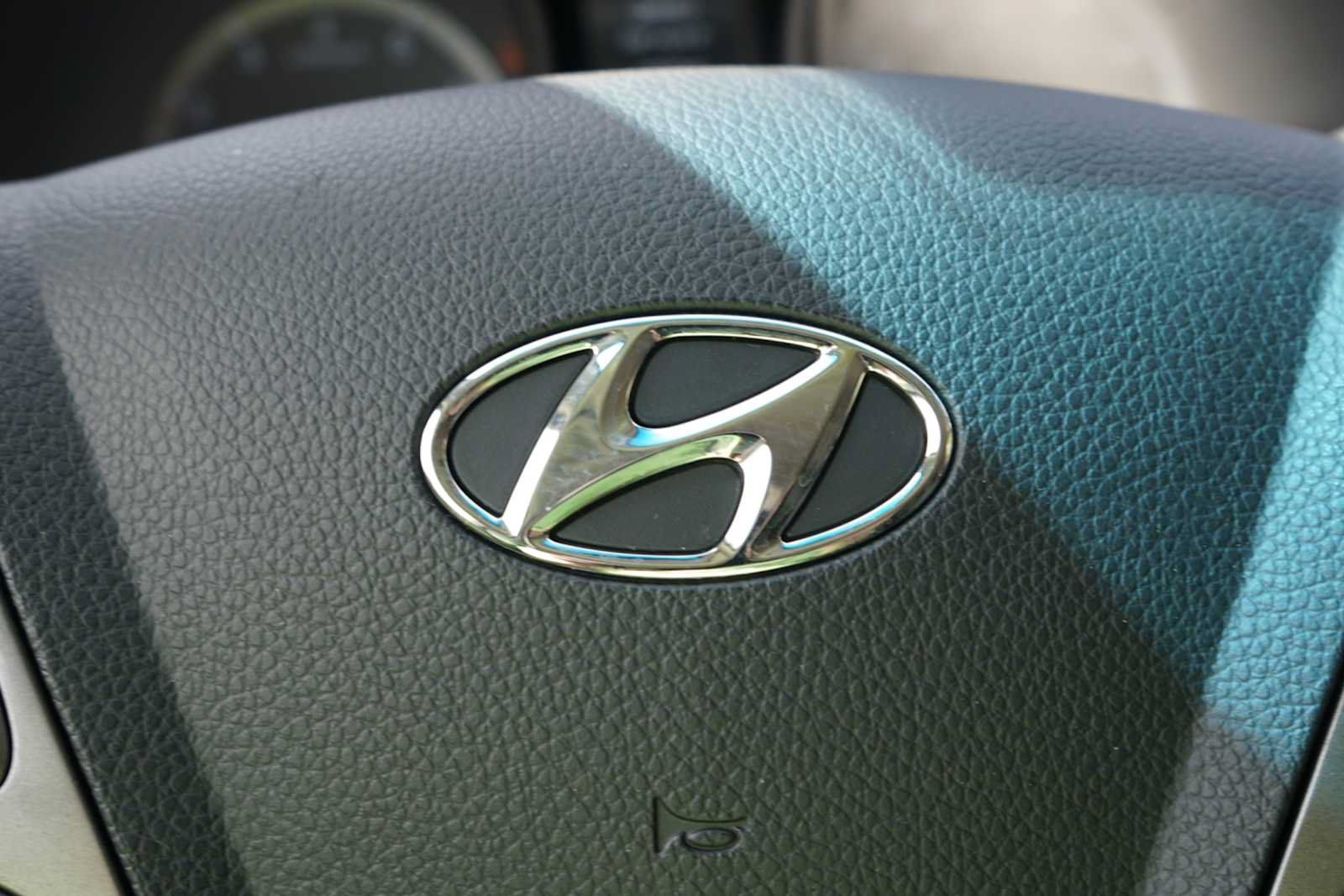 Used 2015 Hyundai Santa Fe Sport AWD/4WD image 11