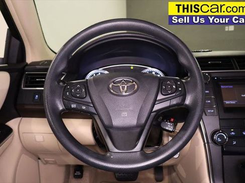 Used 2017 Toyota Camry LE FWD image 11