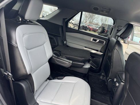 Certified 2021 Ford Explorer XLT w/ Equipment Group 202A image 32